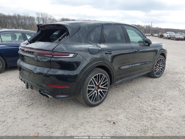 2025 PORSCHE CAYENNE WP1AL2AY8SDA19045 Photo 3