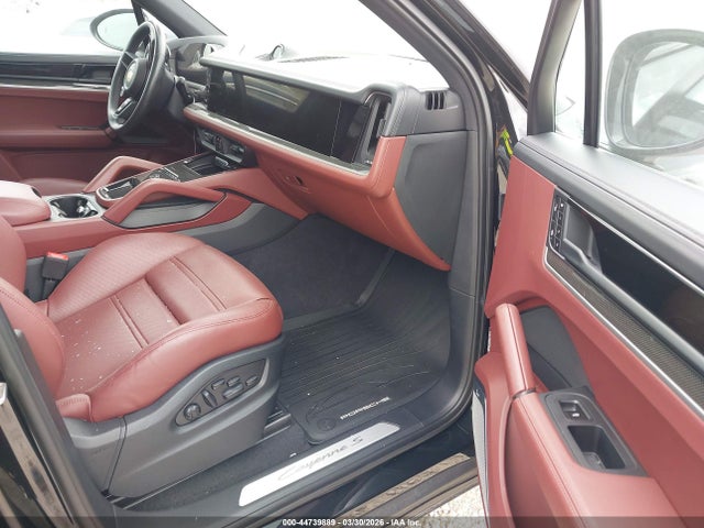 2025 PORSCHE CAYENNE WP1AL2AY8SDA19045 Photo 4