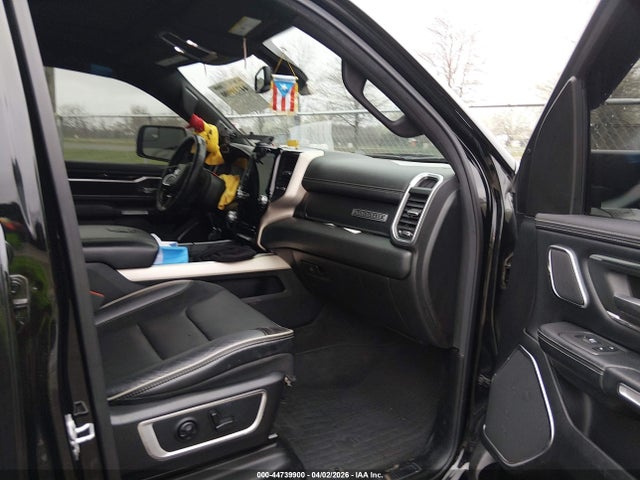 44739900 :رقم المزاد ، 1C6SRFJT3KN781507 vin ، 2019 Ram 1500 Laramie  4x4 5'7 Box مزاد بيع