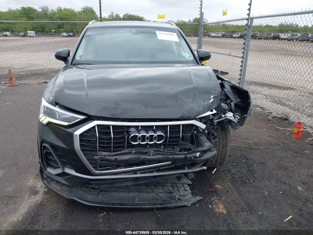 Продажа на аукционе авто 2020 Audi Q3 Premium Plus 45 Tfsi S Line Quattro Tiptronic, vin: WA1EECF39L1027779, номер лота: 44739909