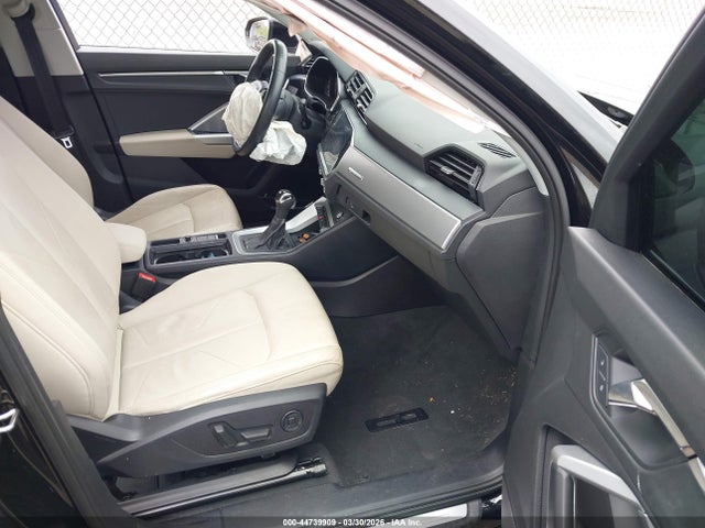Продажа на аукционе авто 2020 Audi Q3 Premium Plus 45 Tfsi S Line Quattro Tiptronic, vin: WA1EECF39L1027779, номер лота: 44739909