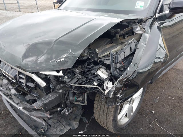 Продажа на аукционе авто 2020 Audi Q3 Premium Plus 45 Tfsi S Line Quattro Tiptronic, vin: WA1EECF39L1027779, номер лота: 44739909