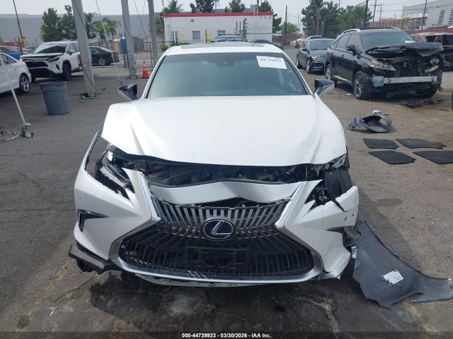 58AEA1C18MU004720 Lexus Es 300h Luxury