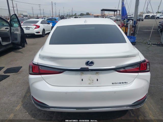 58AEA1C18MU004720 Lexus Es 300h Luxury