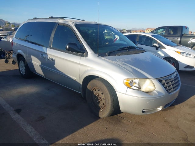 2005 CHRYSLER TOWN & COUNTRY 2C4GP44R65R132333