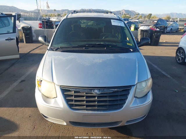 44739988 :رقم المزاد ، 2C4GP44R65R132333 vin ، 2005 Chrysler Town & Country Lx مزاد بيع
