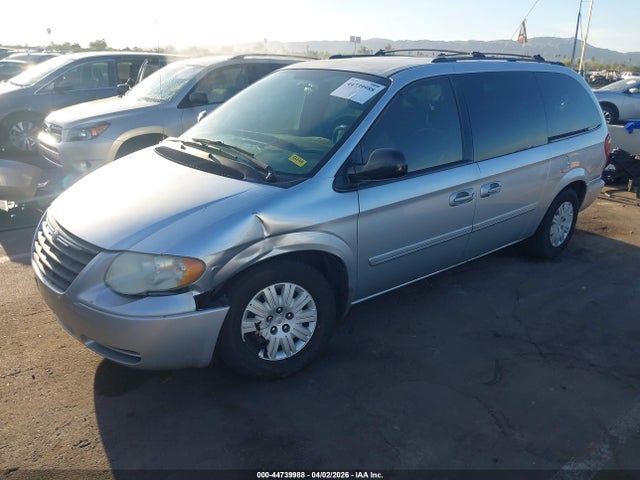 2005 CHRYSLER TOWN & COUNTRY 2C4GP44R65R132333 Photo 5