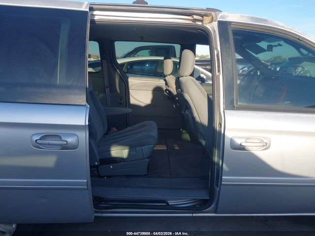 2005 CHRYSLER TOWN & COUNTRY 2C4GP44R65R132333 Photo 7