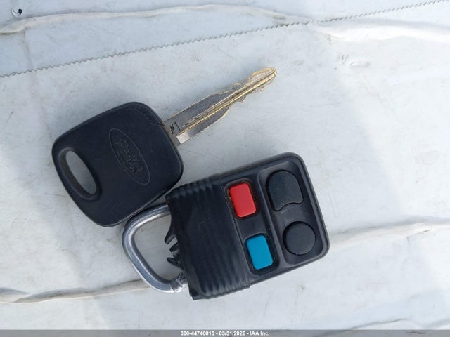 44740010 :رقم المزاد ، 1FAFP3834YW155574 vin ، 2000 Ford Focus Zts مزاد بيع