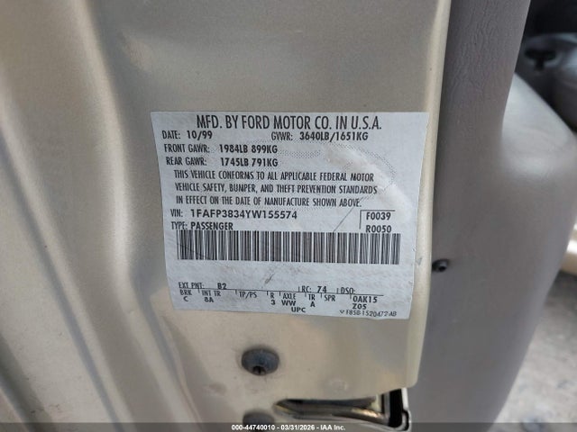 44740010 :رقم المزاد ، 1FAFP3834YW155574 vin ، 2000 Ford Focus Zts مزاد بيع
