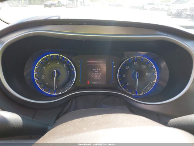 Продажа на аукционе авто 2017 Chrysler Pacifica Touring-l, vin: 2C4RC1BG1HR620906, номер лота: 44740011