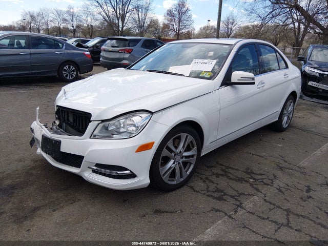 Aukcja sprzedaży 2013 Mercedes-benz C 300 Luxury 4matic, vin: WDDGF8AB5DA805736, numer aukcji: 44740073