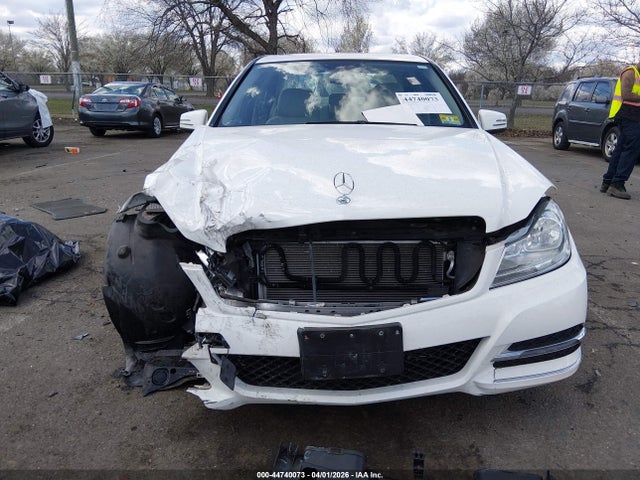 Aukcja sprzedaży 2013 Mercedes-benz C 300 Luxury 4matic, vin: WDDGF8AB5DA805736, numer aukcji: 44740073