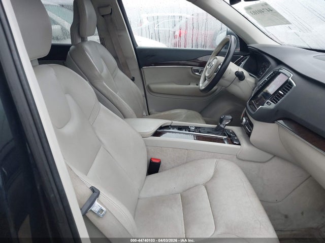 2016 VOLVO XC90 YV4A22PK8G1074351 Photo 4