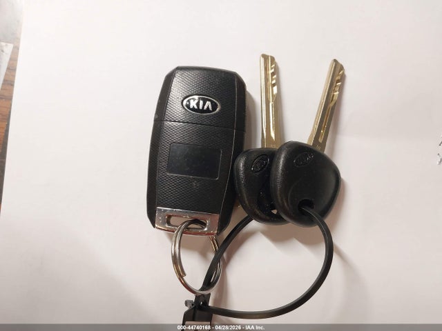 5XXGM4A76FG390342 KIA Optima Lx