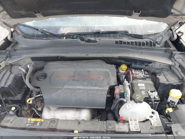 44740174 :رقم المزاد ، ZACCJABT6GPD48364 vin ، 2016 Jeep Renegade Latitude مزاد بيع