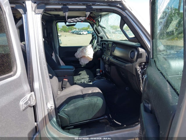 1C4HJXDGXJW125280 Jeep Wrangler Unlimited Sport S 4x4