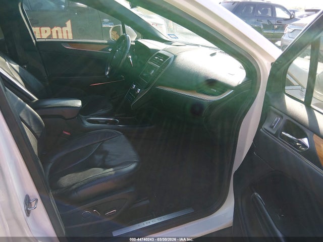 2019 LINCOLN MKC 5LMCJ3C93KUL51169 Photo 4