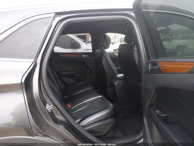 44740244 :رقم المزاد ، 5LMCJ3D95KUL17054 vin ، 2019 Lincoln Mkc Reserve مزاد بيع