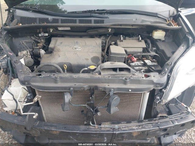 2016 TOYOTA SIENNA 5TDKK3DC8GS755011 Photo 9
