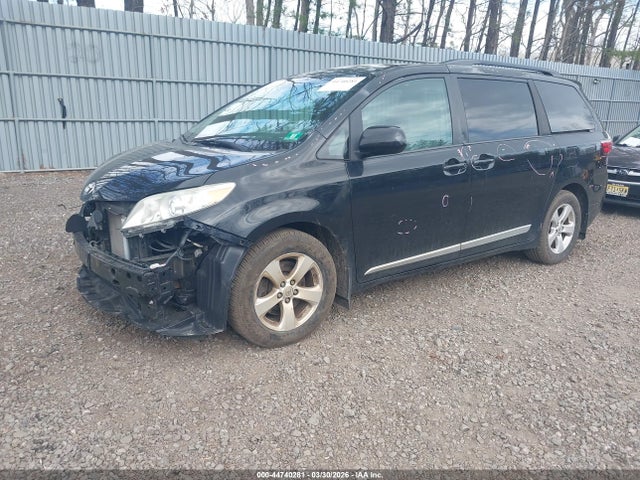 2016 TOYOTA SIENNA 5TDKK3DC8GS755011 Photo 1