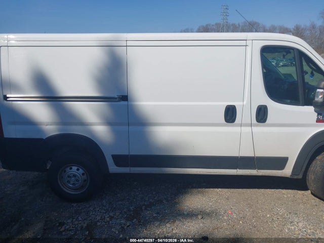 44740297 :رقم المزاد ، 3C6LRVVG1ME555713 vin ، 2021 Ram Promaster 2500 Low Roof 136 Wb مزاد بيع