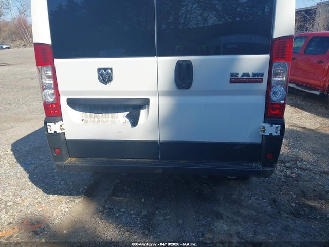 44740297 :رقم المزاد ، 3C6LRVVG1ME555713 vin ، 2021 Ram Promaster 2500 Low Roof 136 Wb مزاد بيع