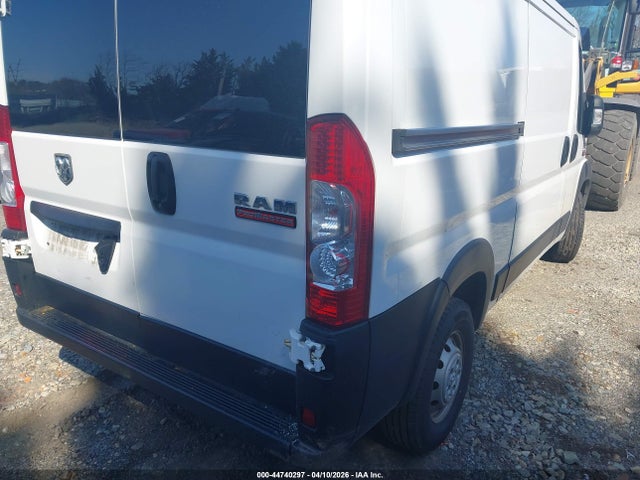 44740297 :رقم المزاد ، 3C6LRVVG1ME555713 vin ، 2021 Ram Promaster 2500 Low Roof 136 Wb مزاد بيع