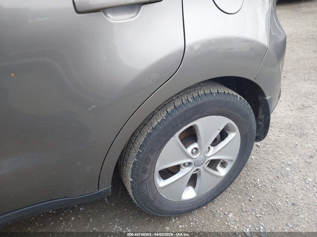 KIA Soul 2015 KNDJN2A20F7191128 Image 13