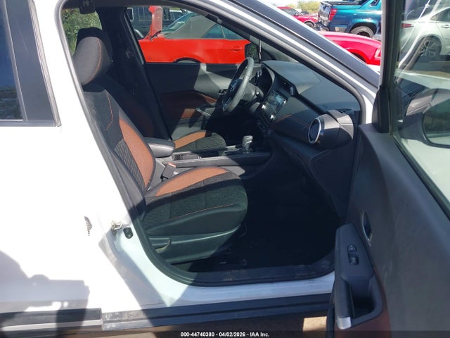 44740380 :رقم المزاد ، 3N1CP5DV7ML489097 vin ، 2021 Nissan Kicks Sr Xtronic Cvt مزاد بيع