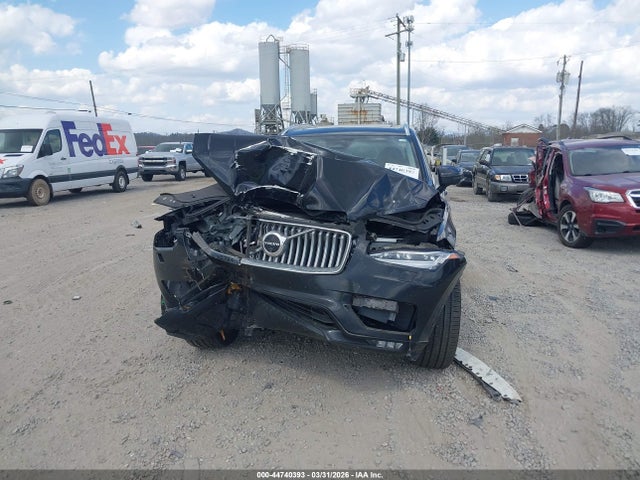 2024 Volvo Xc90 B6 Plus Bright Theme 6-seater მანქანა იყიდება აუქციონზე, vin: YV4062JE2R1151916, აუქციონის ნომერი: 44740393