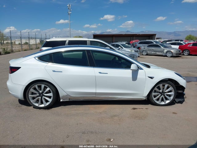 5YJ3E1EB1JF187489 Tesla Model 3 Long Range/performance