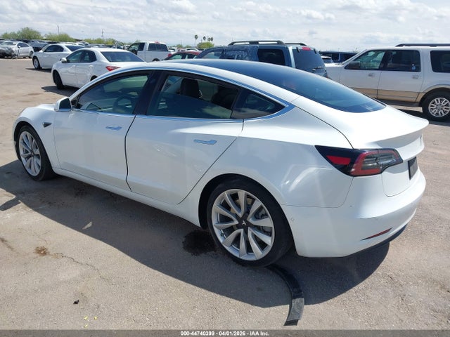 2018 TESLA MODEL 3 5YJ3E1EB1JF187489 Photo 2
