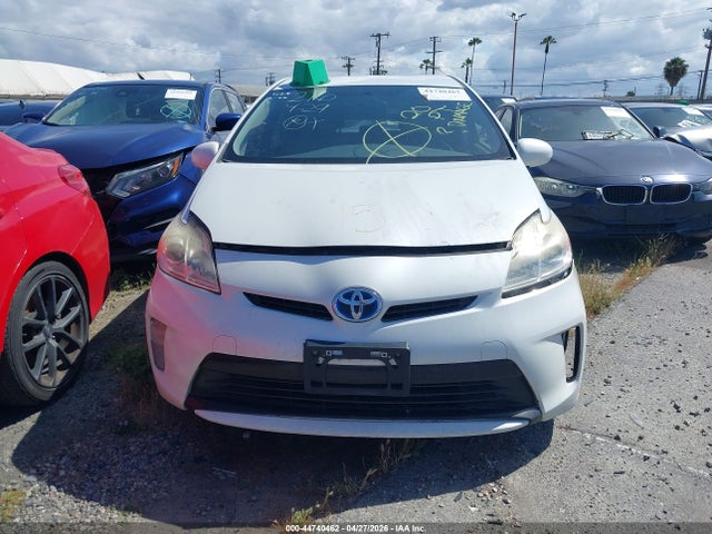 JTDKN3DU8F1974109 Toyota Prius Two