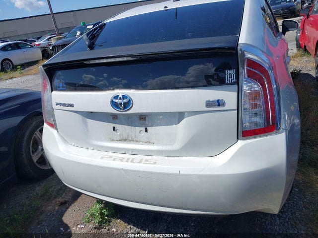 JTDKN3DU8F1974109 Toyota Prius Two