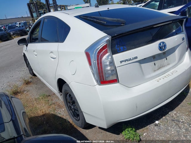 JTDKN3DU8F1974109 Toyota Prius Two