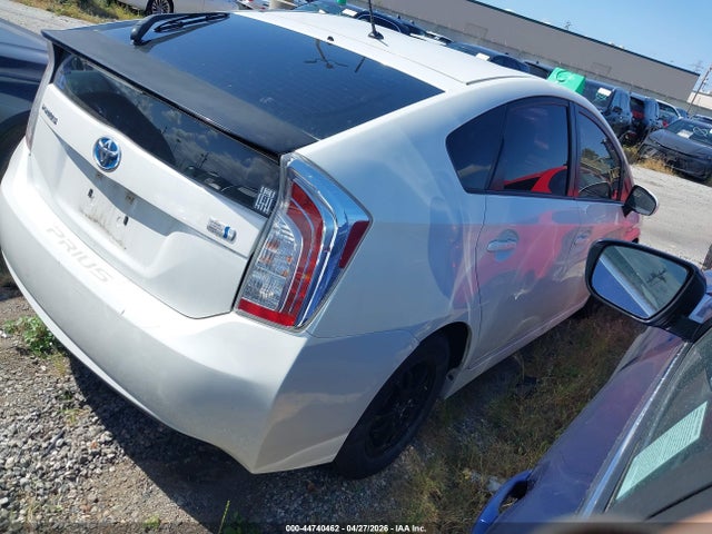 JTDKN3DU8F1974109 Toyota Prius Two