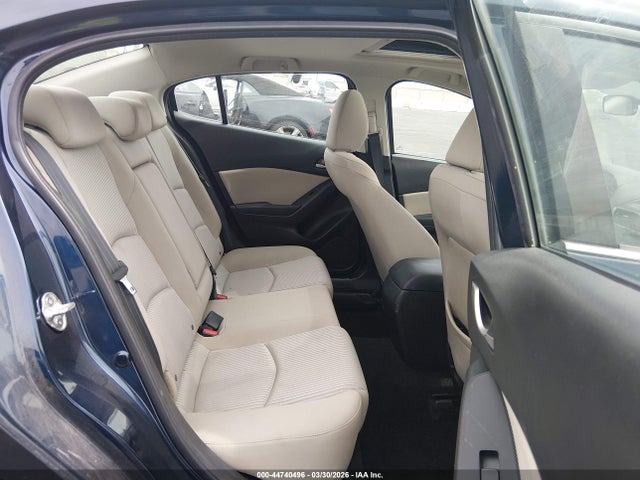 3MZBM1V77GM270274 Mazda Mazda3 I Touring