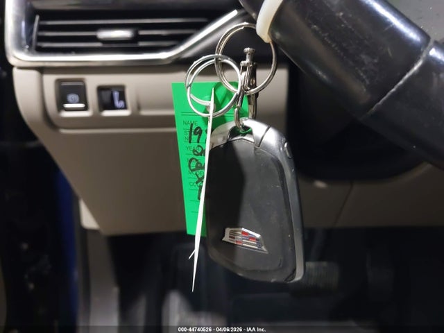 44740526 :رقم المزاد ، 1GYFZDR41KF167605 vin ، 2019 Cadillac Xt4 Premium Luxury مزاد بيع