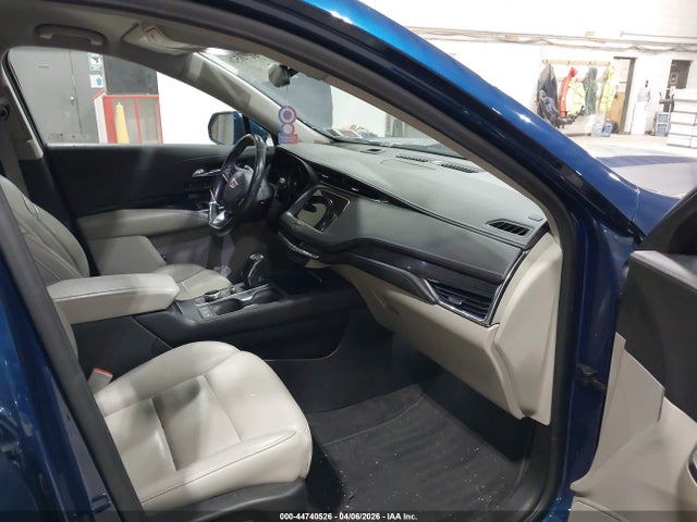 44740526 :رقم المزاد ، 1GYFZDR41KF167605 vin ، 2019 Cadillac Xt4 Premium Luxury مزاد بيع