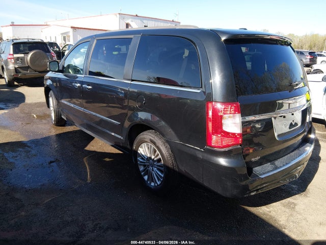 Продажа на аукционе авто 2015 Chrysler Town & Country Touring-l, vin: 2C4RC1CG9FR742778, номер лота: 44740533