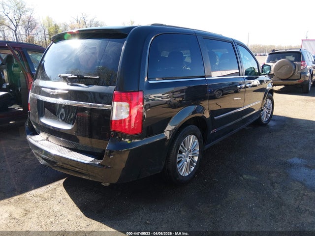 Продажа на аукционе авто 2015 Chrysler Town & Country Touring-l, vin: 2C4RC1CG9FR742778, номер лота: 44740533