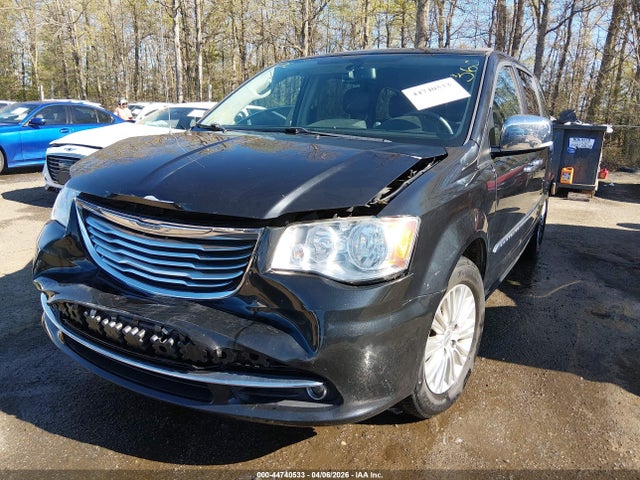 Продажа на аукционе авто 2015 Chrysler Town & Country Touring-l, vin: 2C4RC1CG9FR742778, номер лота: 44740533