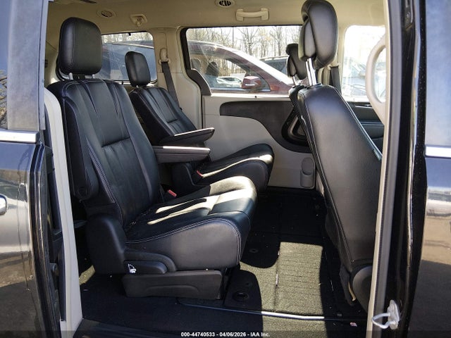 Продажа на аукционе авто 2015 Chrysler Town & Country Touring-l, vin: 2C4RC1CG9FR742778, номер лота: 44740533
