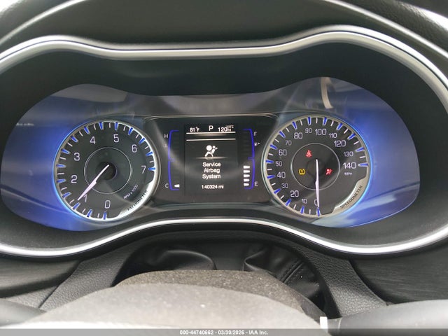 44740662 :رقم المزاد ، 1C3CCCAB8FN526737 vin ، 2015 Chrysler 200 Limited مزاد بيع