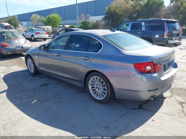 2013 BMW 535I WBAFR7C58DC822028 Photo 2