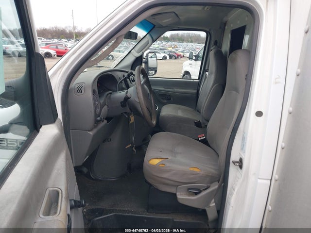 44740762 :رقم المزاد ، 1FDWE35L05HA78203 vin ، 2005 Ford E-350 Cutaway Standard مزاد بيع
