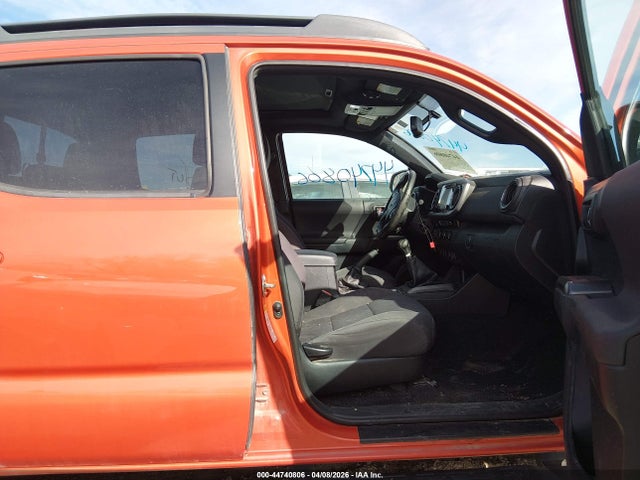 Aukcja sprzedaży 2016 Toyota Tacoma Trd Off Road, vin: 5TFCZ5AN4GX010901, numer aukcji: 44740806