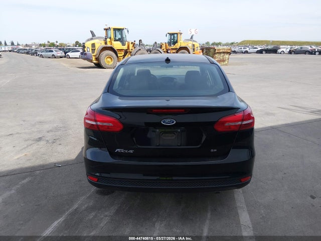 Ford FOCUS SE 2018 1FADP3F27JL327329 Image 16