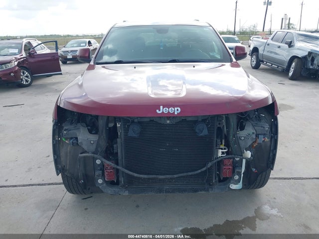 1C4RJFAG0JC332992 Jeep Grand Cherokee Laredo E 4x4